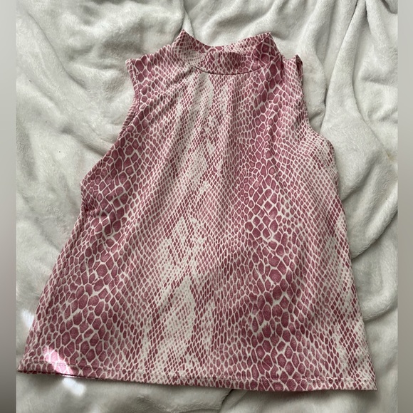 Olivia Rae Pink Top - Picture 3 of 3